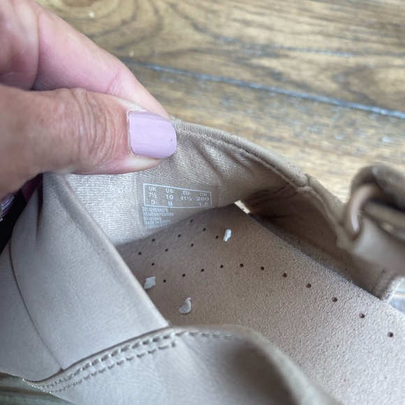 Clark’s tan wedge heel nwot - Picture 4 of 5